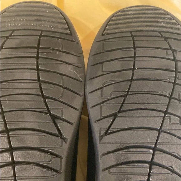 Fitflop Black Flats Minimalist Comfort rally sneaker - Picture 16 of 16